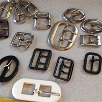 firkantede-ovale-metal-plastik-retro-bæltespænder